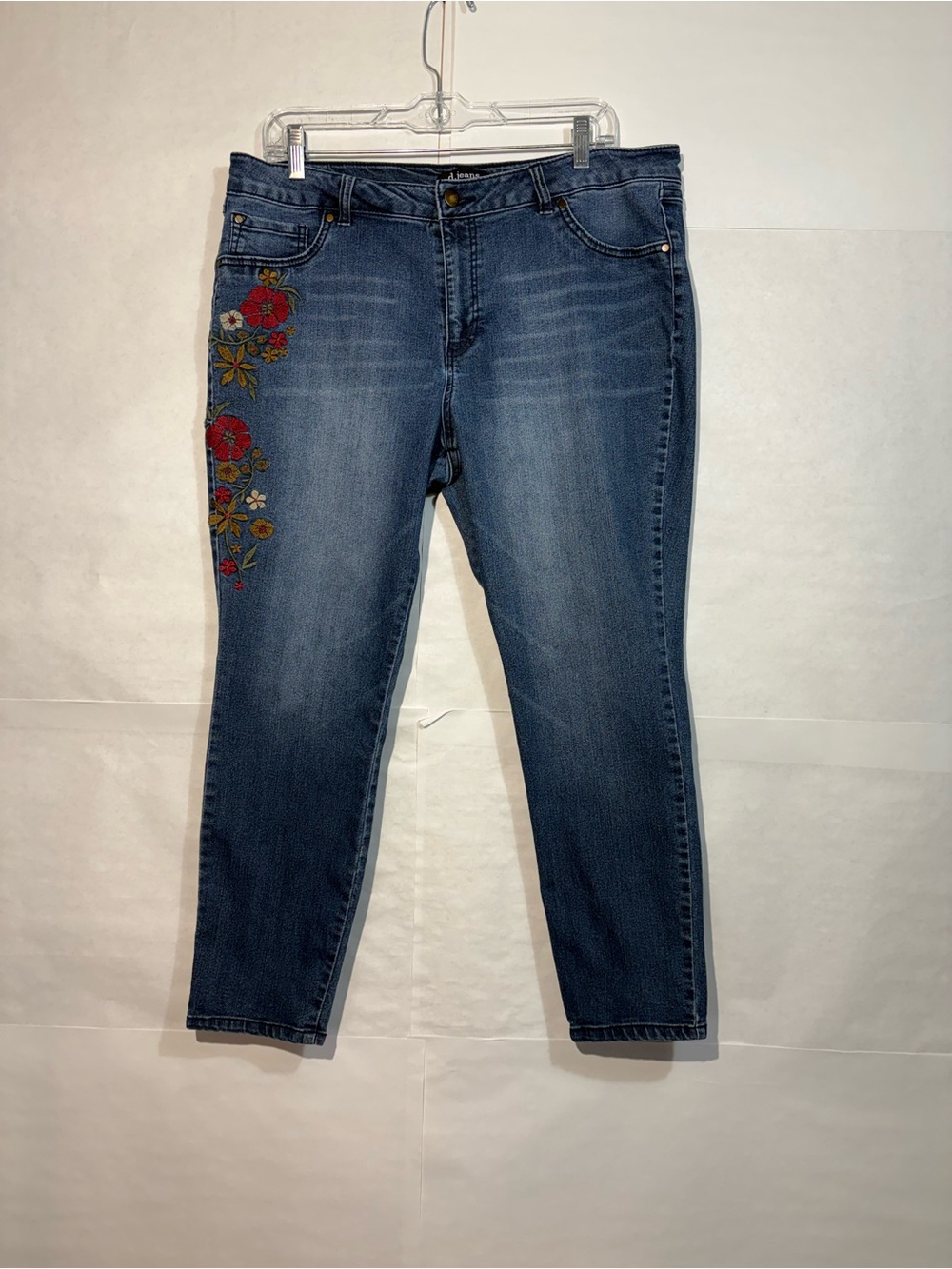 d.jeans Women's 16P Boho Floral Embroidered Stretch Jeans GUC Cottagecore